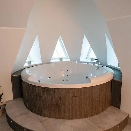 Daire Glorious Penthouse With Private Sauna And Jacuzzi