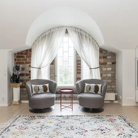 Glorious Penthouse With Private Sauna And Jacuzzi