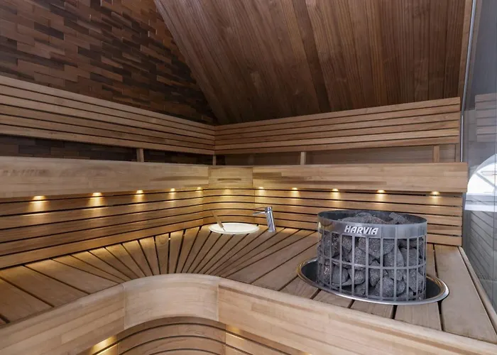 Glorious Penthouse With Private Sauna And Jacuzzi