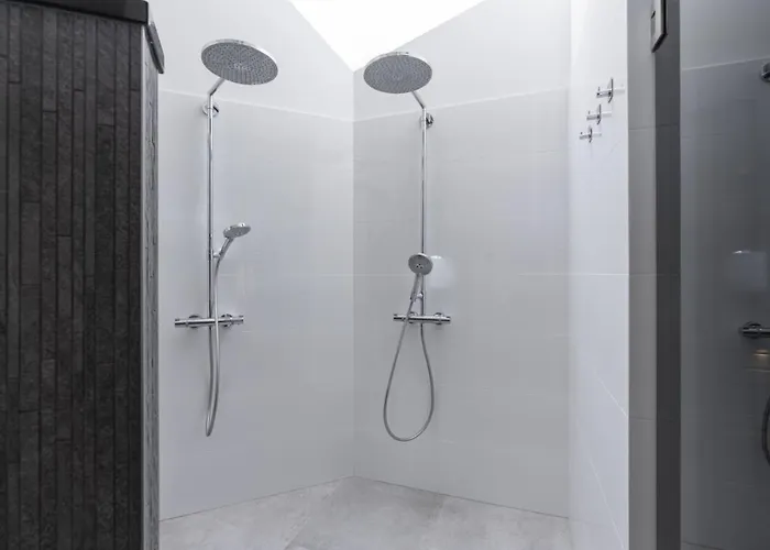 Glorious Penthouse With Private Sauna And Jacuzzi شقة