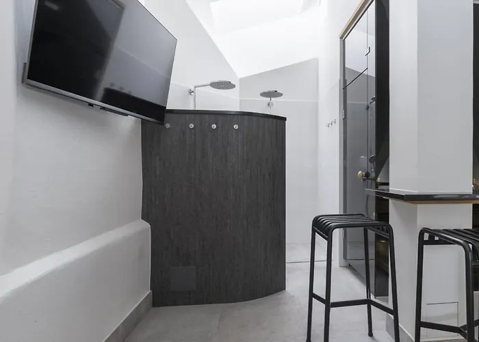 Glorious Penthouse With Private Sauna And Jacuzzi Lägenhet *