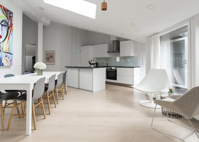 Lägenhet Glorious Penthouse With Private Sauna And Jacuzzi Helsingfors