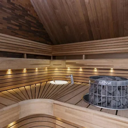 Glorious Penthouse With Private Sauna And Jacuzzi