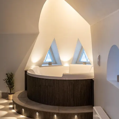 Glorious Penthouse With Private Sauna And Jacuzzi